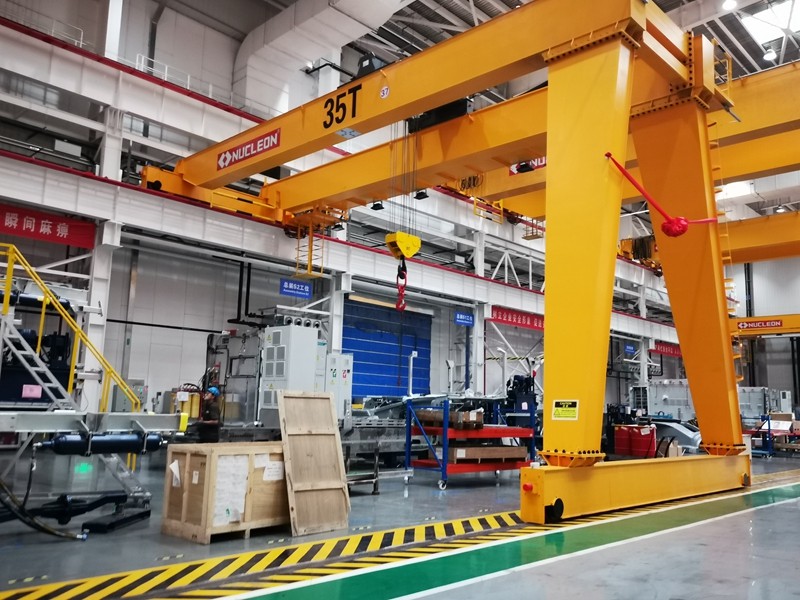 New Chinese semi-gantry crane (windlass mode)